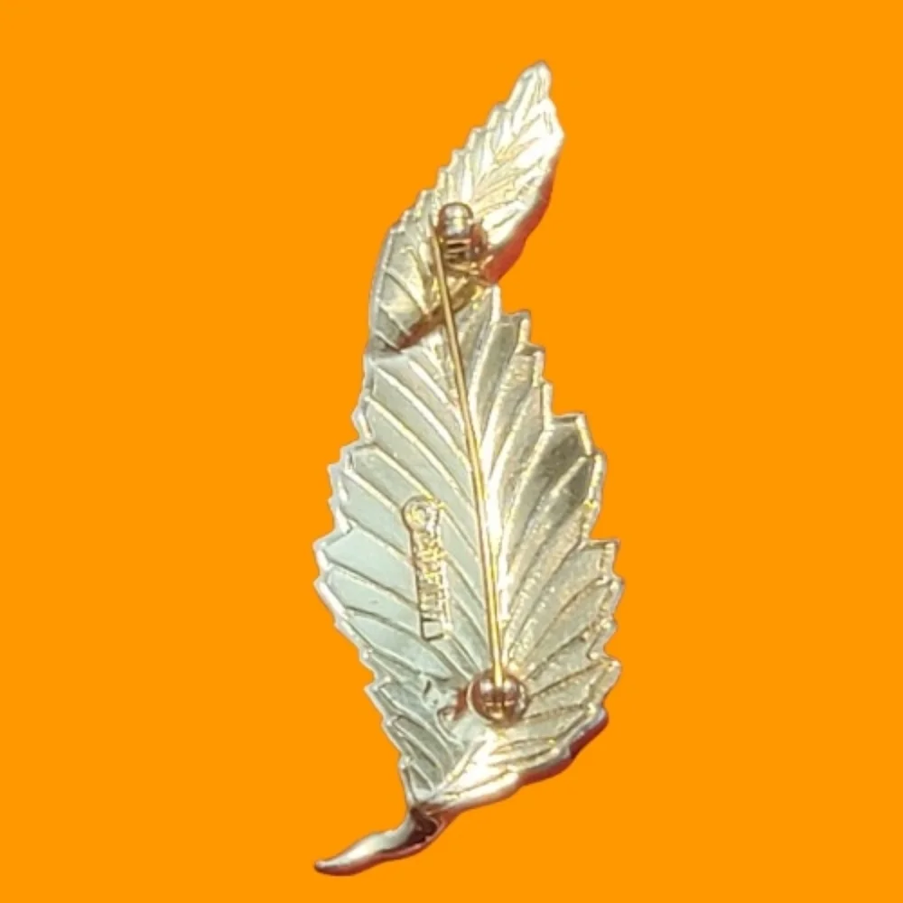 Sarah Coventry Two-Tone leaf brooch 60s silvertone Goldtone Crystals Fall Autumn